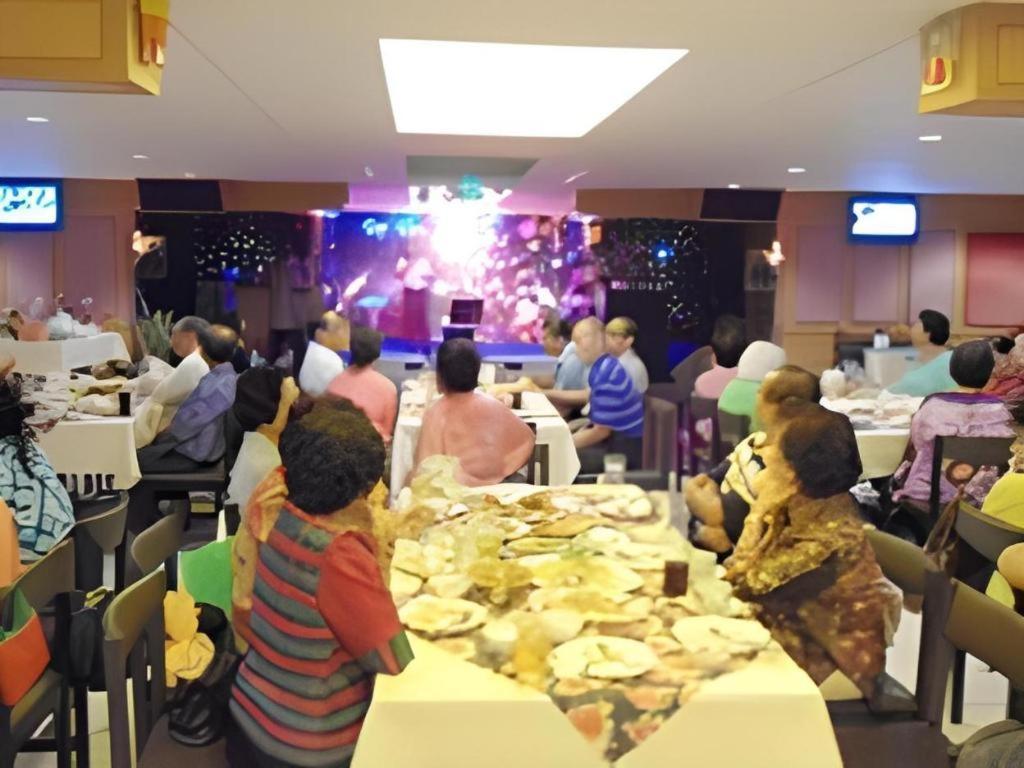 Ubon Hotel Ubonratcsathani Kültér fotó
