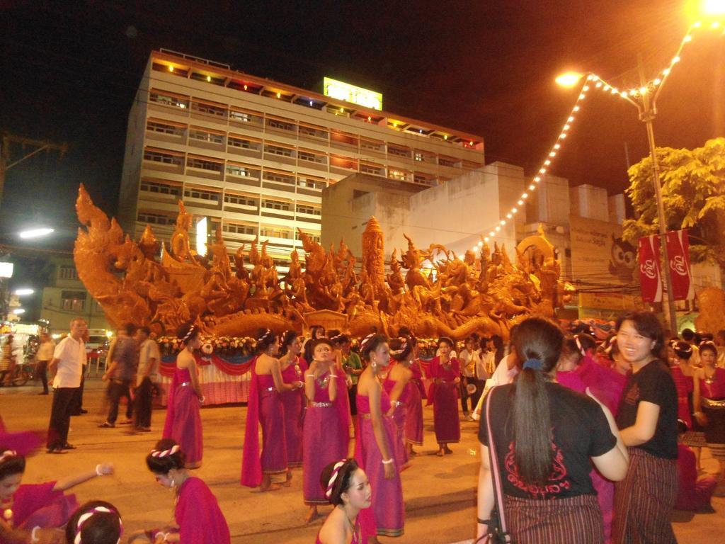 Ubon Hotel Ubonratcsathani Kültér fotó